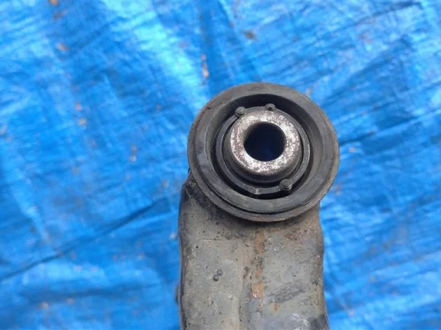 Качающийся рычаг правый для Nissan Teana J32 2008-2013 на фотографиях