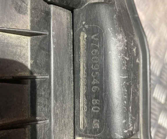 Корпус воздушного фильтра для Citroen C4 Хэтчбек 2010-2016 на фотографиях