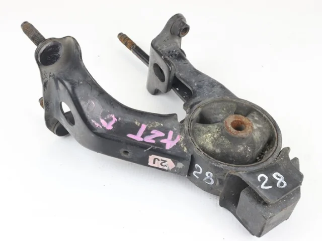 Опора двигателя задняя левая верхняя для Toyota Avensis Седан T250 2003-2008 на фотографиях