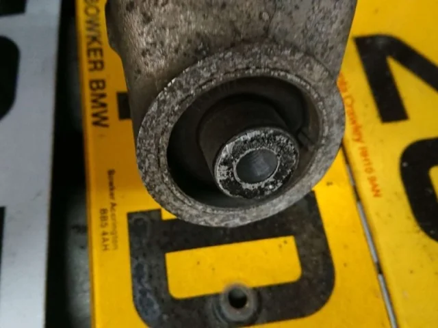 Качающийся рычаг левый для BMW X5 Е53 1999-2006 на фотографиях