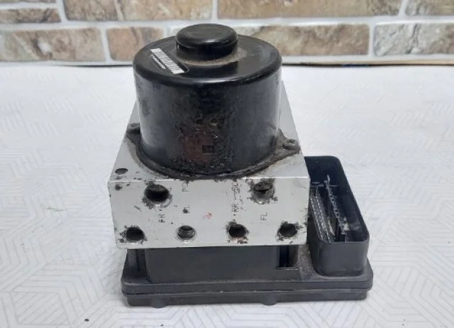 Блок ESP для Mercedes-Benz GL class X164 2006-2012 на фотографиях