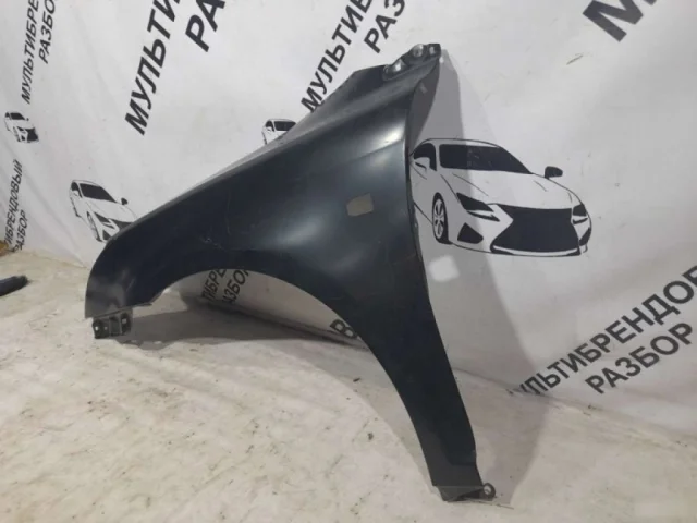 Крылья для Toyota Avensis Хетчбек T250 2003-2008 на фотографиях