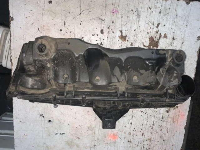 Корпус воздушного фильтра для Citroen C4 Хэтчбек 2010-2016 на фотографиях