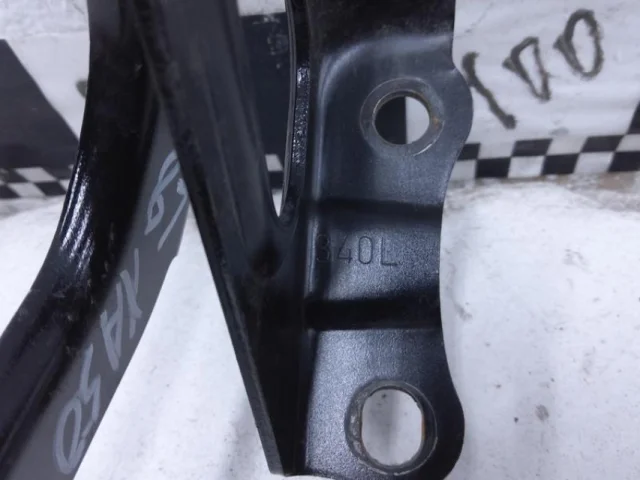 Петля капота левая для Toyota RAV4 XA40 rest 2015-2019 на фотографиях