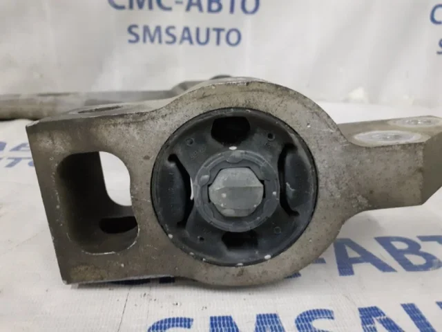 Рычаг передний правый нижний для Volkswagen Tiguan I NF 2006-2017 на фотографиях