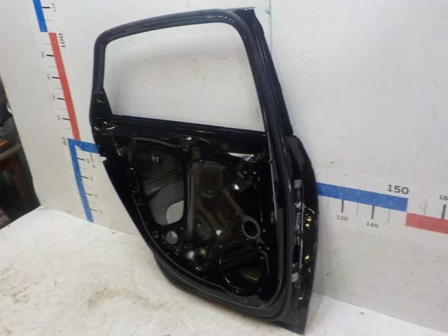 Дверь задняя левая для Audi A4 B9 2015+ на фотографиях