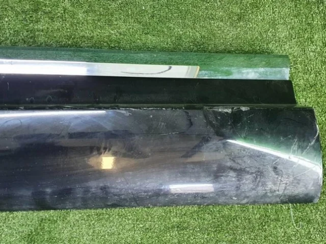 Накладка на дверь передняя левая для Volkswagen Touareg II (7P5) 2010-2014 на фотографиях