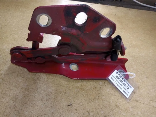 Петля капота правая для Volkswagen Passat (B6, Typ 3C) 2005-2010 на фотографиях