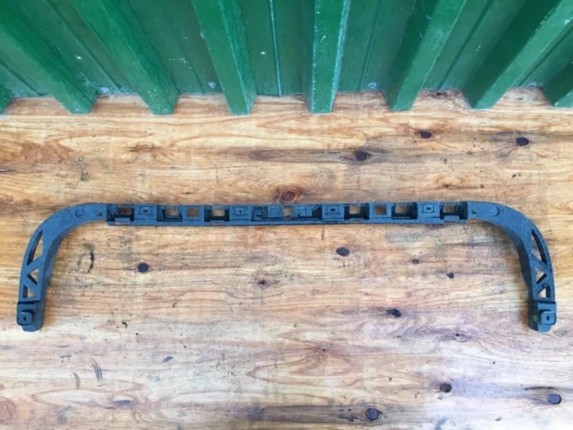 Кронштейн заднего бампера правый для Volkswagen Passat Variant (B6, Typ 3C) 2004-2010 на фотографиях