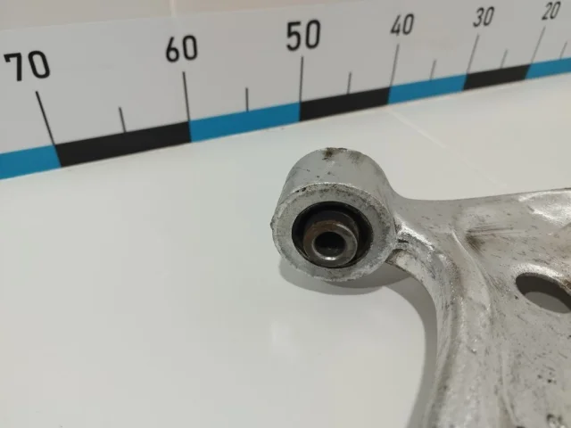 Качающийся рычаг правый для Nissan X-Trail T30 JDM 2000-2007 на фотографиях