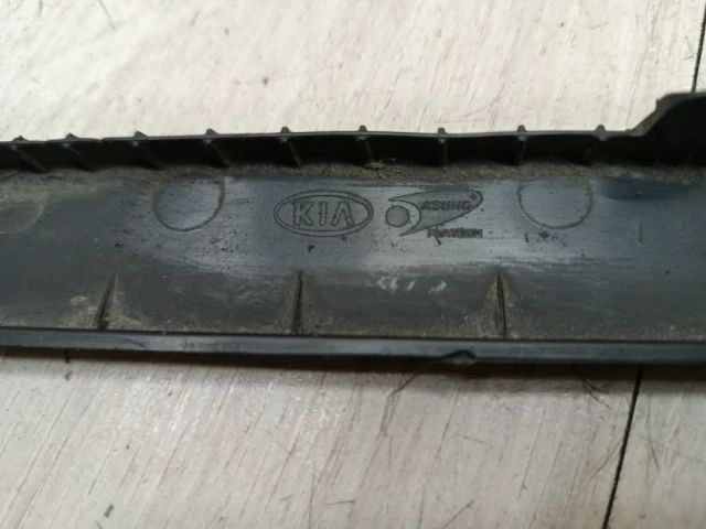 Отбойник капота для Kia Cerato YD 2016-2020 rest. на фотографиях