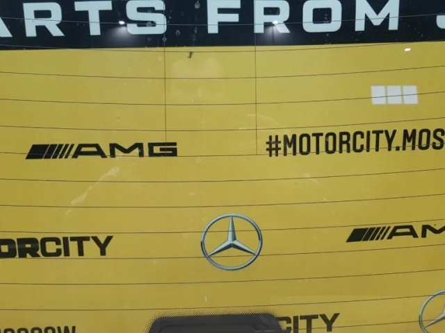 Стекло заднее для BMW 7er Е38 1994-2001 на фотографиях