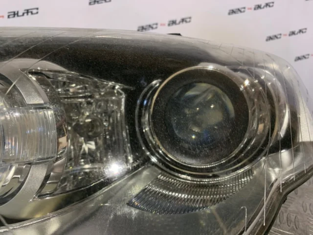 Фары для Volkswagen Passat Variant (B6, Typ 3C) 2004-2010 на фотографиях