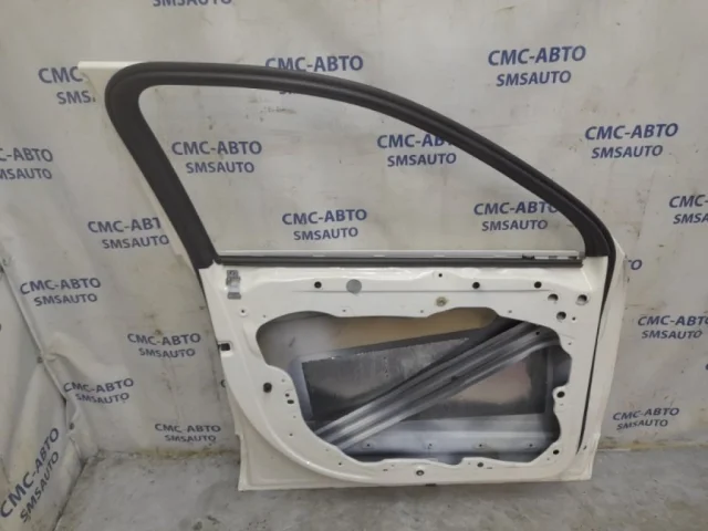 Накладка на дверь передняя левая для Volkswagen Touareg II (7P5) 2010-2014 на фотографиях