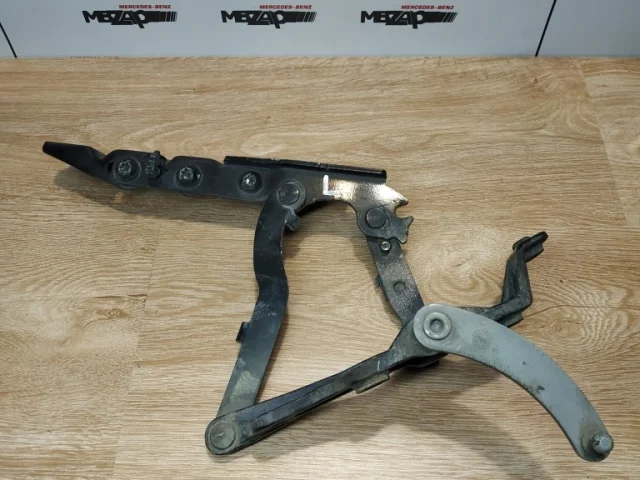 Петля капота левая для Mercedes-Benz S class W221 2005-2013 на фотографиях