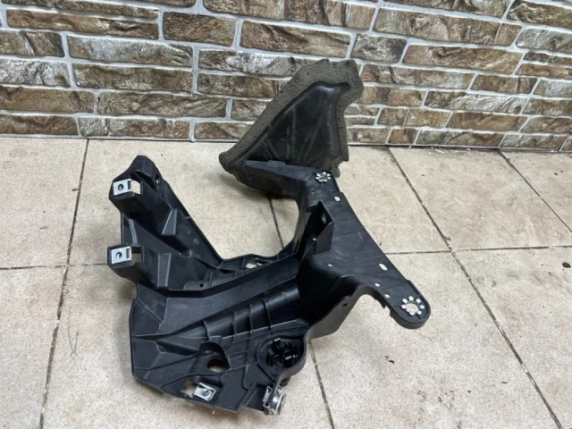 Кронштейн крыла задний левый для BMW X5 F15 (Ф15) 2013-2018 на фотографиях