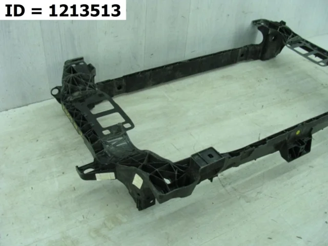 Панель радиатора (телевизор) для Audi Q8 4M 2018-2023 на фотографиях