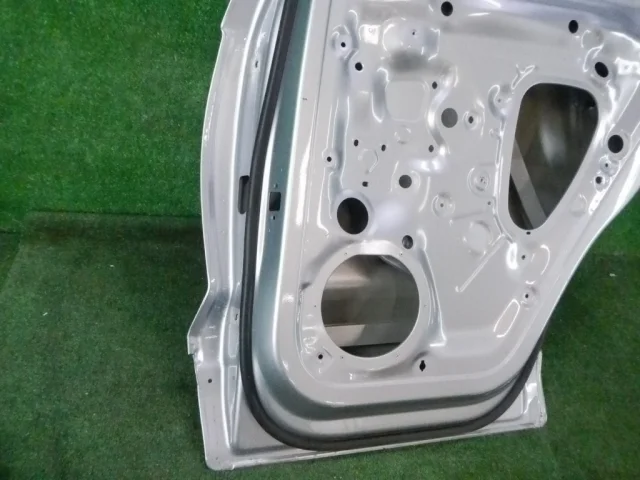 Дверь задняя правая для Volkswagen Touareg III (CR) 2018+ на фотографиях