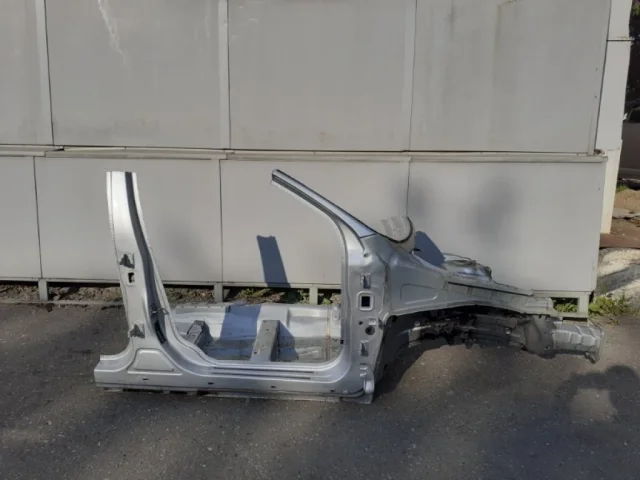 Четверть кузова передняя правая для Volvo XC60 Y20 2008-2017 на фотографиях