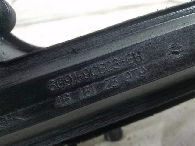 Воздухозаборник для Ford Galaxy CD340 2006-2015 на фотографиях