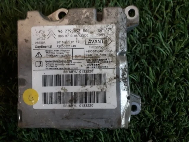 Блок SRS для Citroen C4 Седан 2010-2016 на фотографиях