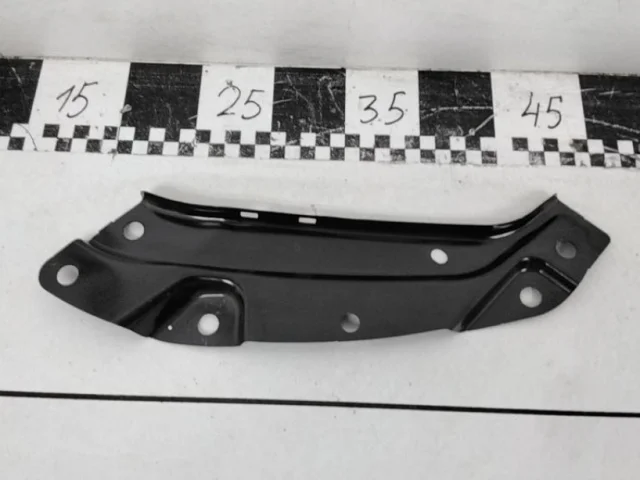 Кронштейн правой фары верхний для Volkswagen Polo V (6C) Седан 2015-2020 на фотографиях