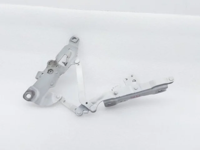 Петля капота левая для BMW 5er Ф10 Rest. 2014-2017 на фотографиях