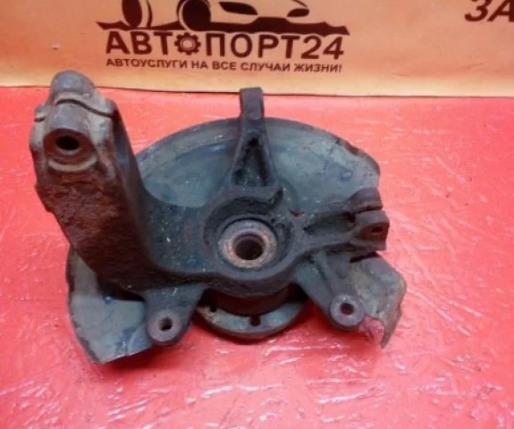 Кулак поворотный правый для Renault Scenic JM 2003-2006 на фотографиях