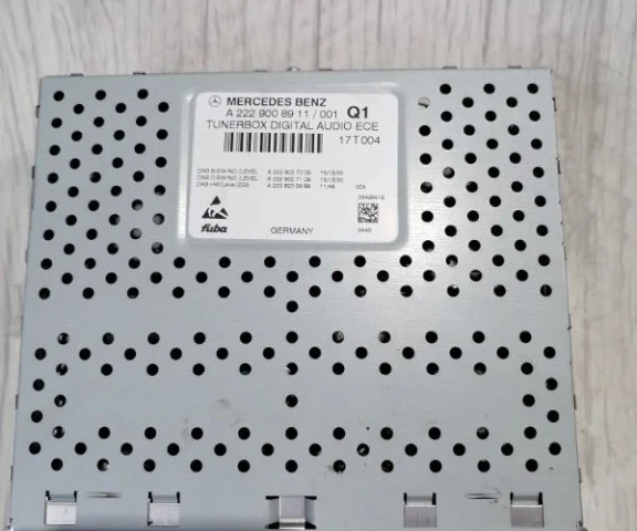 TV-тюнер для Mercedes-Benz S class W222 2013-2017 на фотографиях