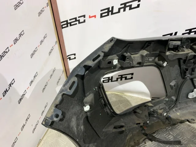 Бампер передний для Peugeot 308 T9 Хэтчбек 2014-2021 на фотографиях