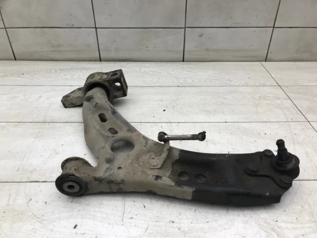 Рычаг передний левый нижний для Skoda Octavia A5 на фотографиях
