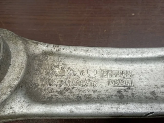 Рычаг передний левый верхний для BMW 5er Ф10 2010-2013 на фотографиях