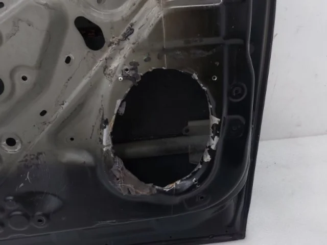 Двери для Infiniti QX 56 2010-2014 на фотографиях