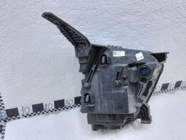 Фара ксенон левая для Hyundai Creta 2 SU2 2021+ на фотографиях