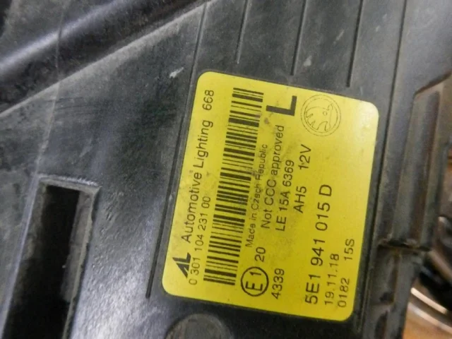 Фара левая для Skoda Octavia A7 Tour на фотографиях