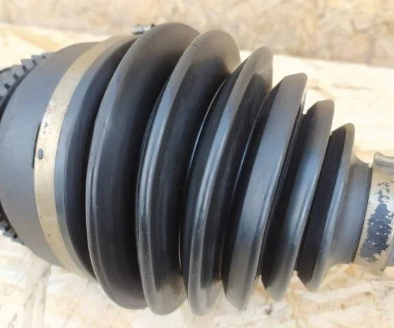 Привод задний левый для Mitsubishi Pajero V90 5dr rest II 2014-2020 на фотографиях