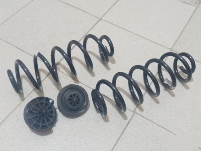 Пружина амортизатора задняя для Audi A4 B9 Allroad Quattro 2016+ на фотографиях