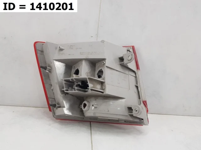 Фонарь левый для Skoda Octavia A7 Tour на фотографиях