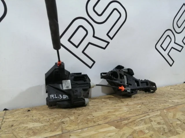 Реле свечей накала для BMW X5 Е70 2006-2013 на фотографиях