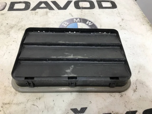 Решетка вентиляционная левая для BMW 5er Е39 1995-2003 на фотографиях