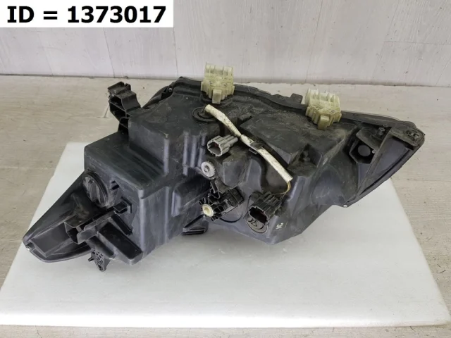 Фара правая для Infiniti QX 80 2013-2022 на фотографиях