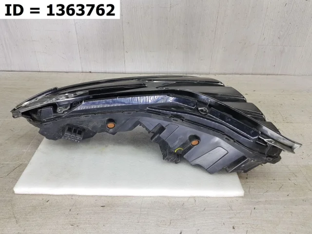 Фара правая для Hyundai Tucson NX4 2020+ на фотографиях