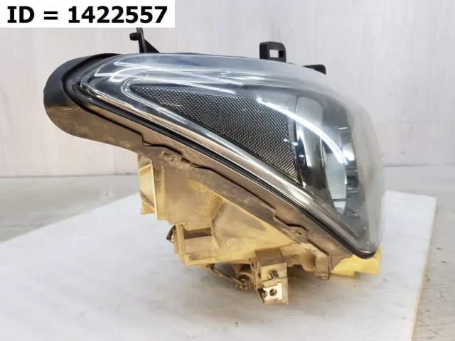 Фара правая для Infiniti QX 56 2010-2014 на фотографиях