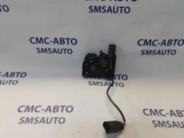 Замок капота для Audi A7 4G 2010-2014 на фотографиях