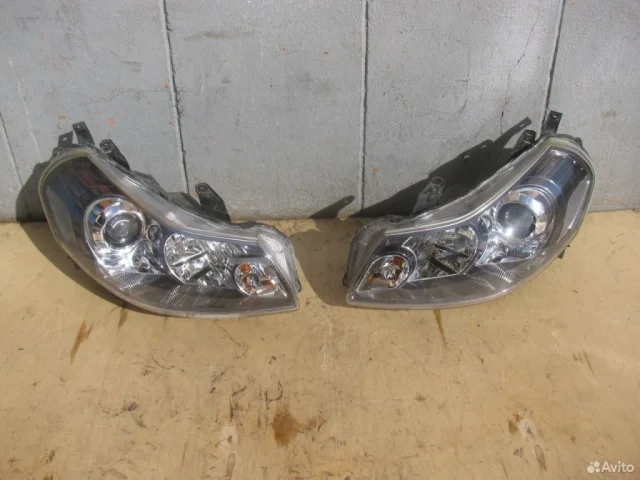 Фара ксенон левая для Suzuki SX4 2013-2016 на фотографиях