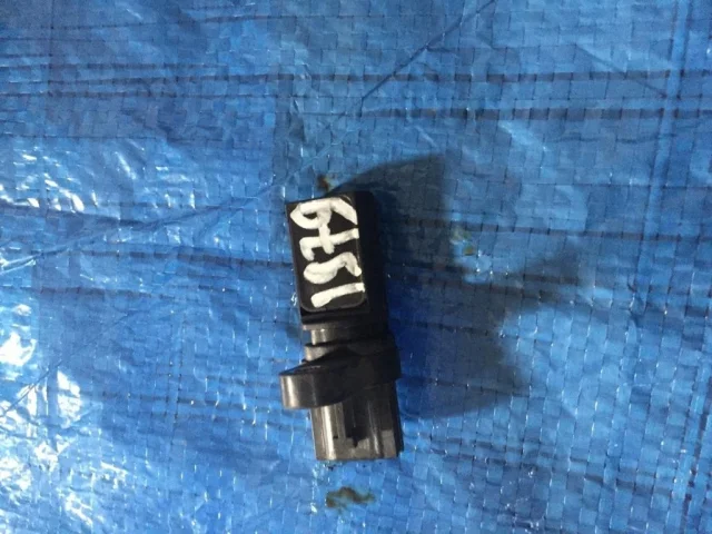 Датчик положения распредвала для Nissan Teana J31 2003-2007 на фотографиях