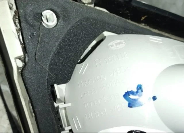 Фонарь внутренний правый для Ford Kuga CBV 2008-2013 на фотографиях