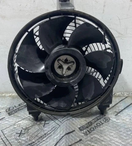 Вентилятор радиатора кондиционера для Toyota Land Cruiser 200 2007-2015 на фотографиях