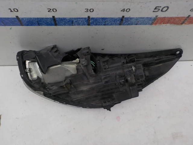 Фара правая для Hyundai Tucson LM 2009-2015 на фотографиях
