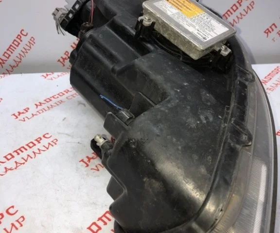 Фара правая для Suzuki SX4 2006-2009 на фотографиях